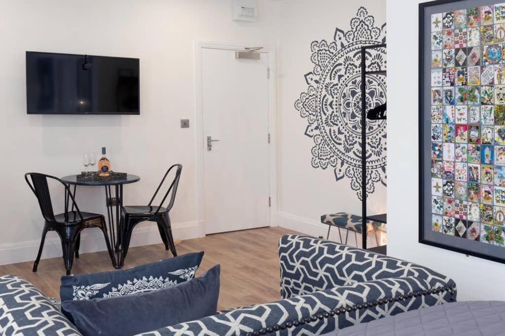 Blackbird Luxury 9 Апартаменты *